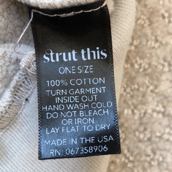 Strut This Masón Sweatshirt - Picture 4 of 4